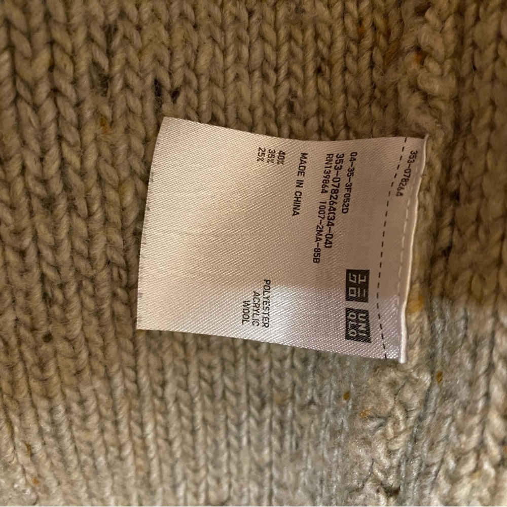 Uniqlo Women 6 Sleeveless Cardigan Vest Cable Knit Button Up Grandpa Chunky - Picture 3 of 9